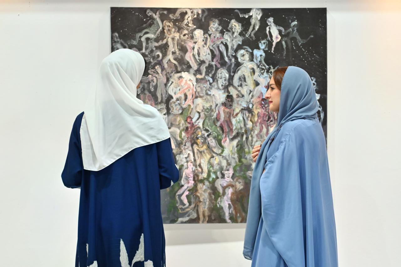 الفنانة نوف السماري تستعيد أثر الذاكرة بلغة الألوان في معرضها الشخصي تشكل الذاكرة - الصورة الرئيسية