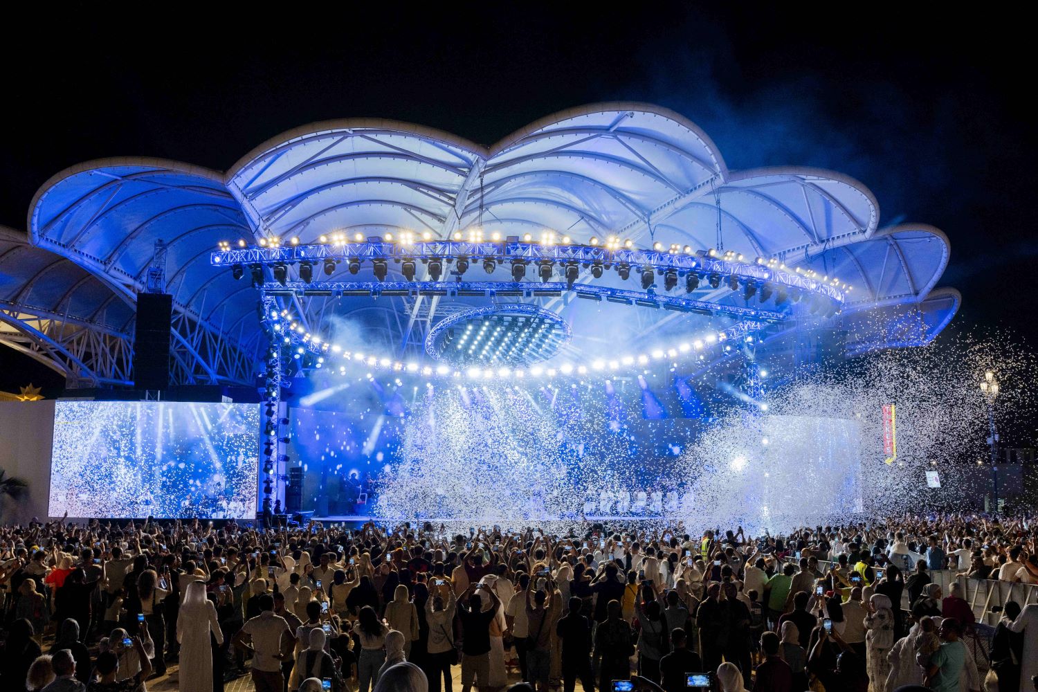 القرية العالمية تستعد لاستقبال النجمة السعودية موضي الشمراني