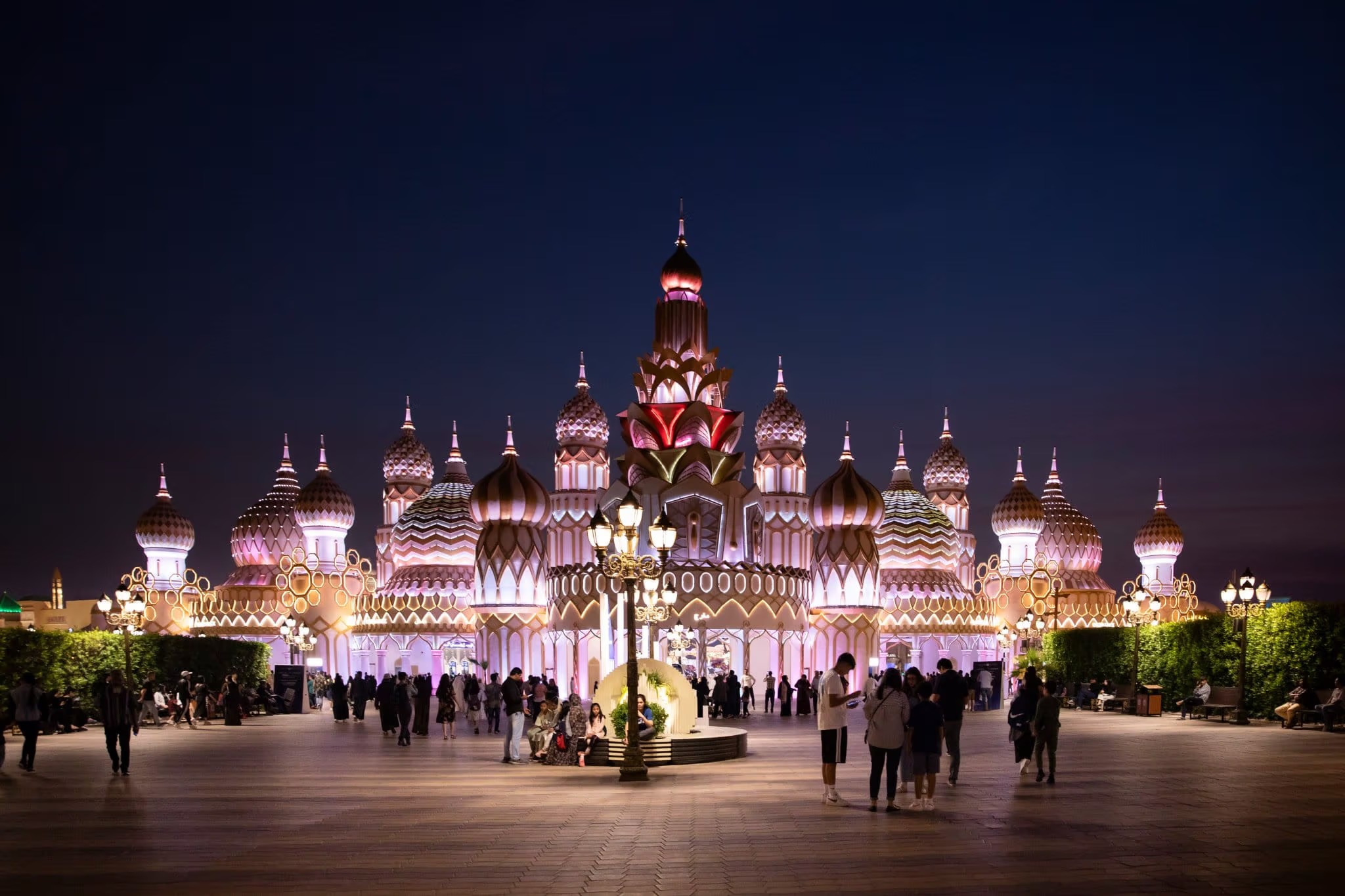 القرية العالمية من أبرز وجهات الترفيه في عيد الفطر.jpg