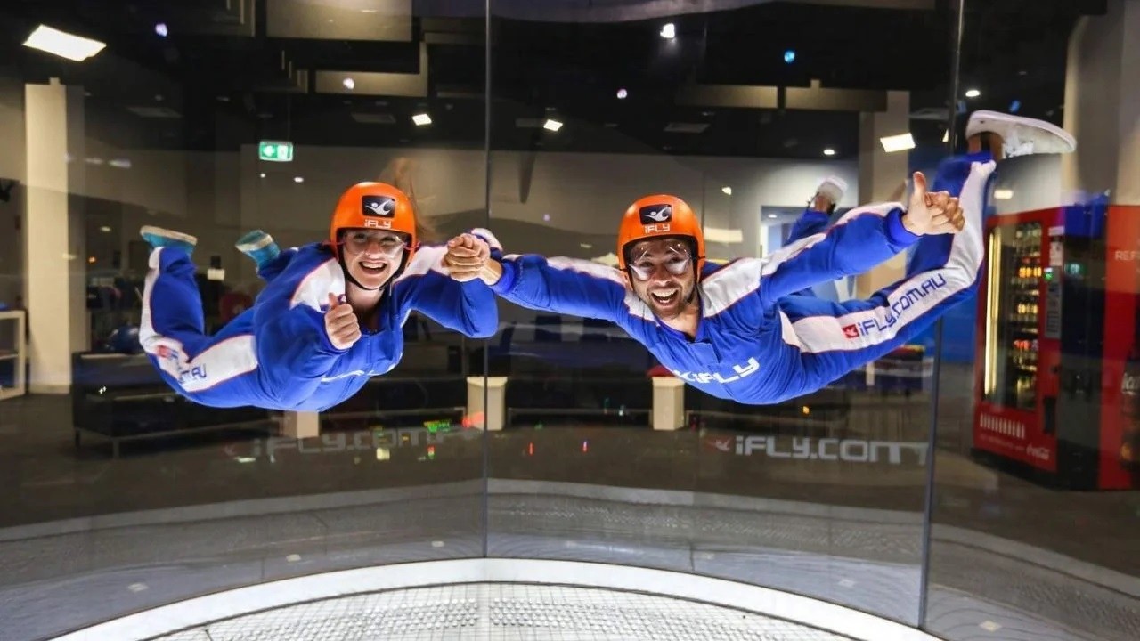 القفز الحر الداخلي iFLY Dubai