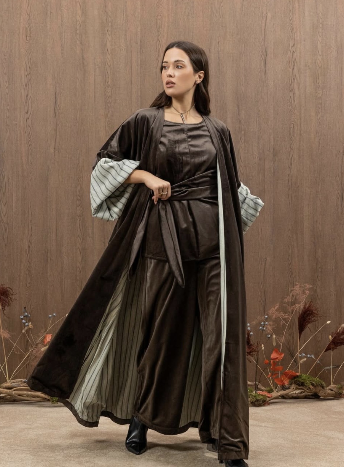 القفطان الثلاثي القطع من العلامة الكويتية SeenStitches