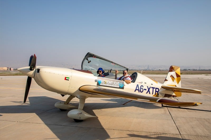القيام برحلة طيران أكروباتية Aerobatic Flight