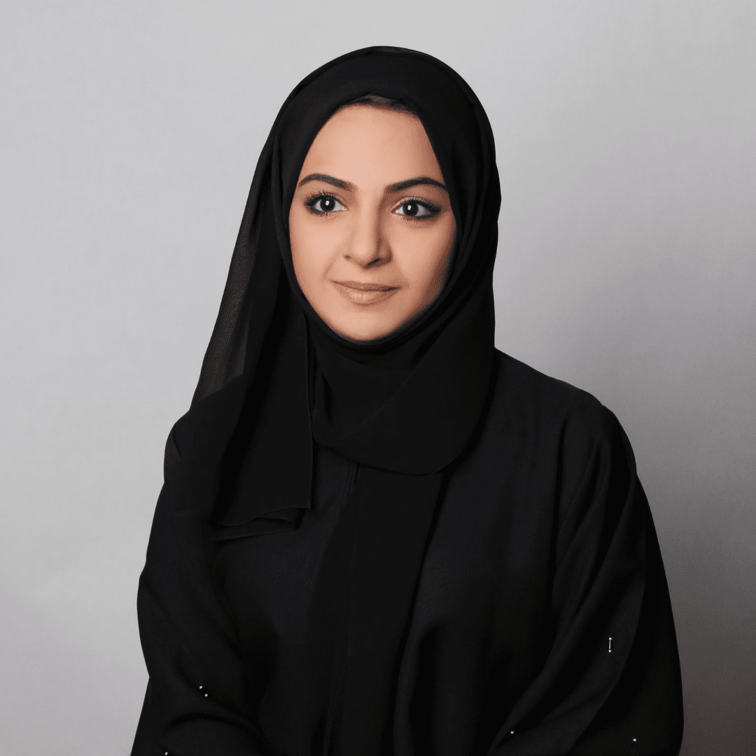 الكاتبة الإماراتية آمال آل علي