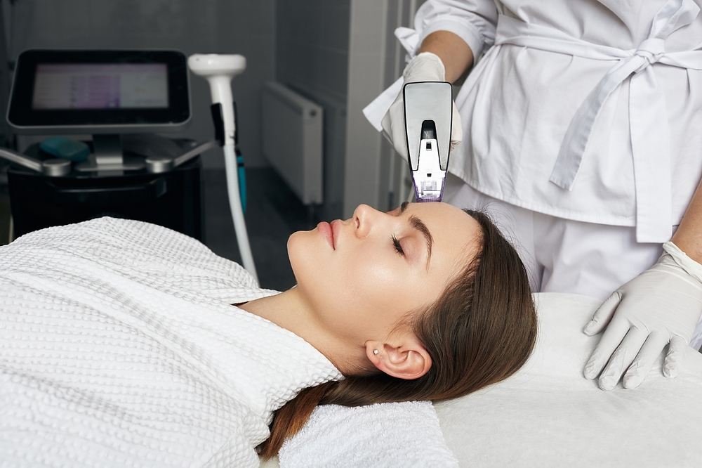 الكريوثيرابي التجميلي يحسين إشراقة البشرة