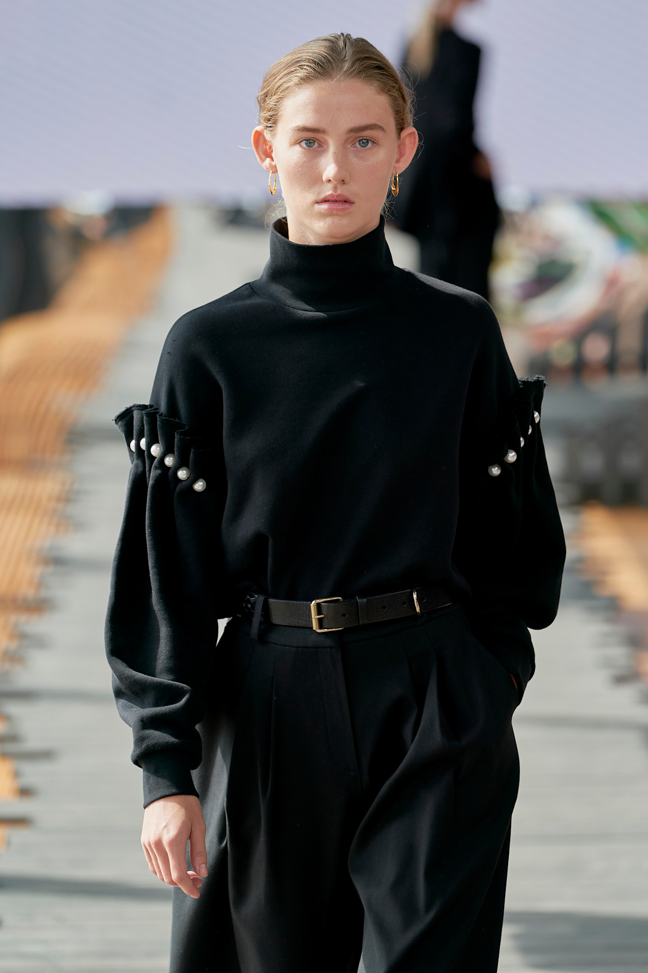 اللؤلؤ مع أقمشة الشتاء الثقيلة من Mother of Pearl