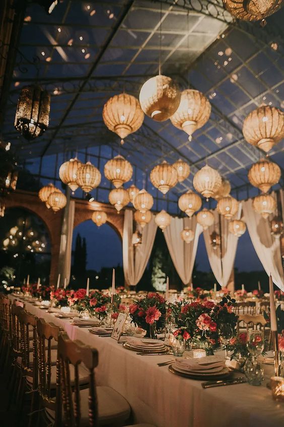 اللمسة الشرقية في ديكور حفل الزفاف من موقع RockMyWedding