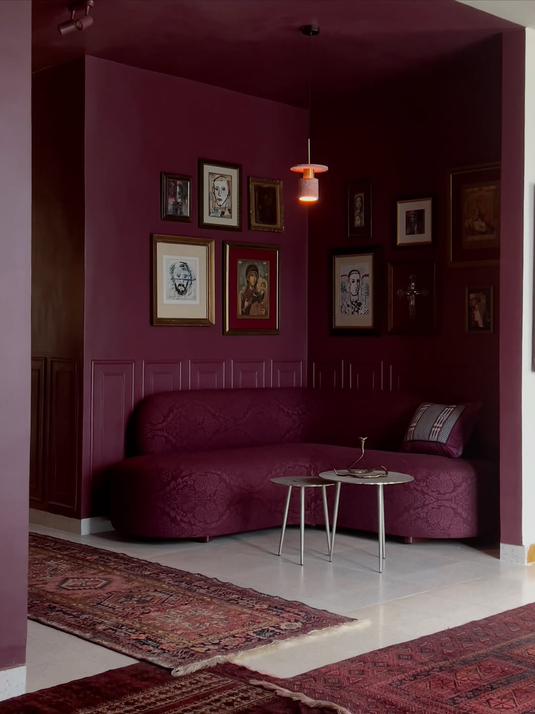 اللون من أكثر الأدوات تأثيرًا في عالم التصميم الداخلي