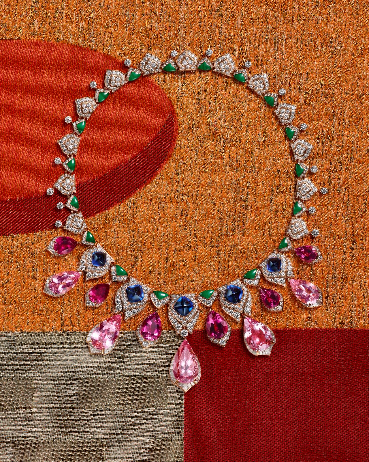 قلادة بولغري الفاخرة