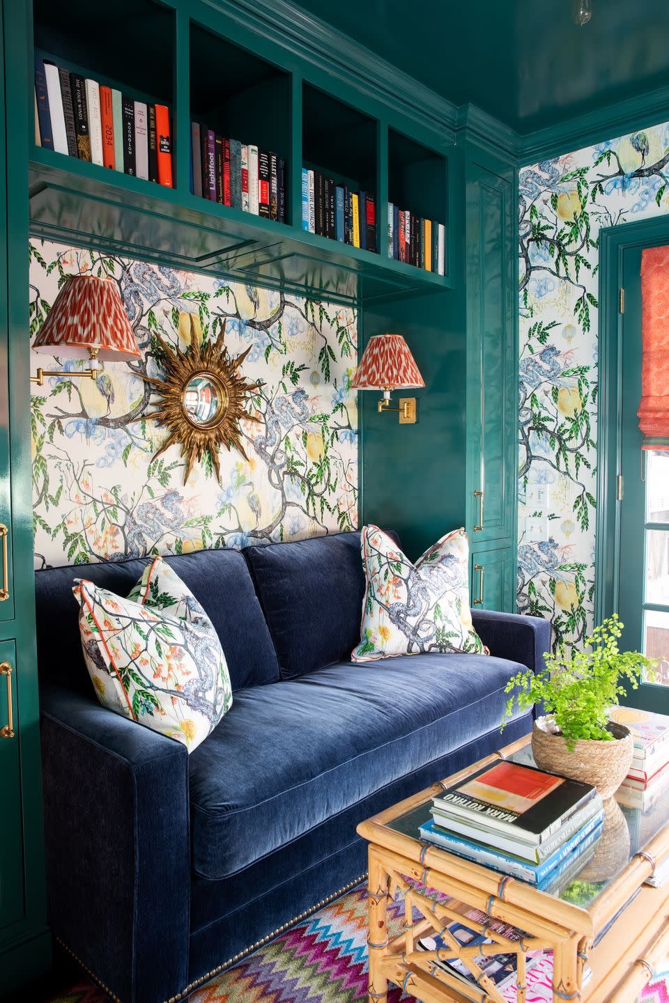 المصابيح ذات الأغطية القماشية المنقوشة