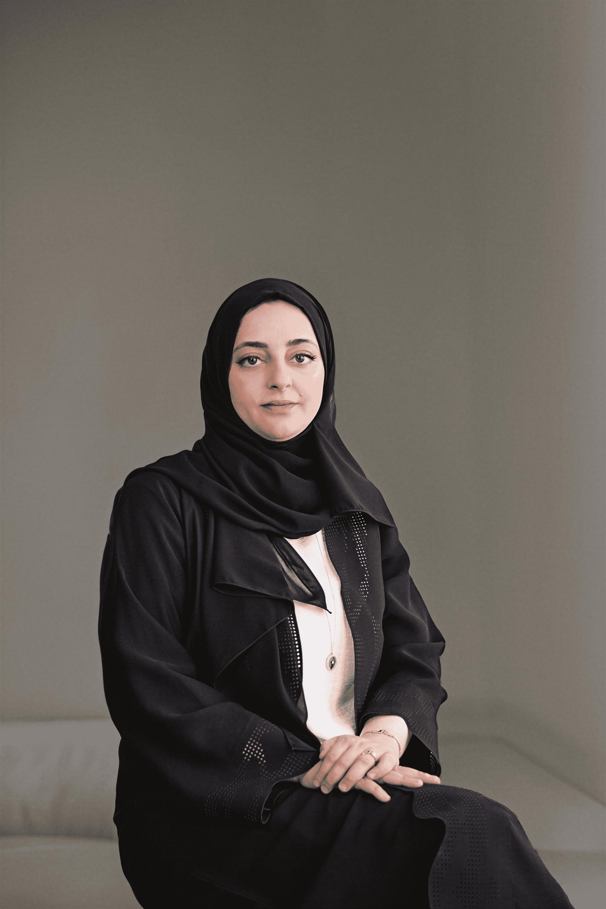 المصممة الإماراتية فاطمة البنّاي