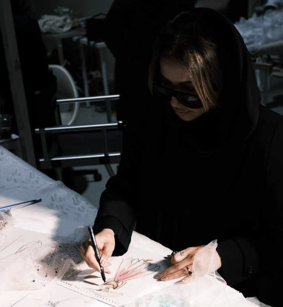 المصممة السعودية لدار IKH Fashion خديجة السنيدي