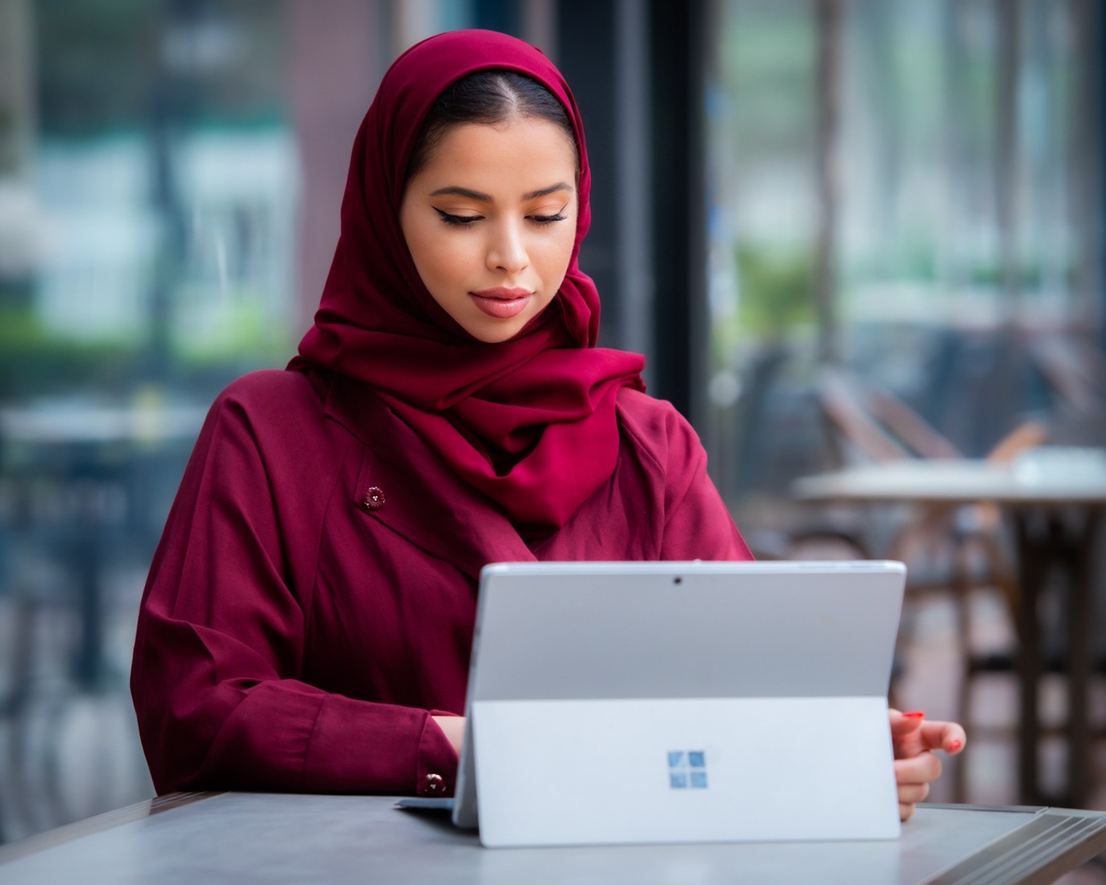 المصممة ورائدة الأعمال نورة المحمود مؤسسة منصة تفنن