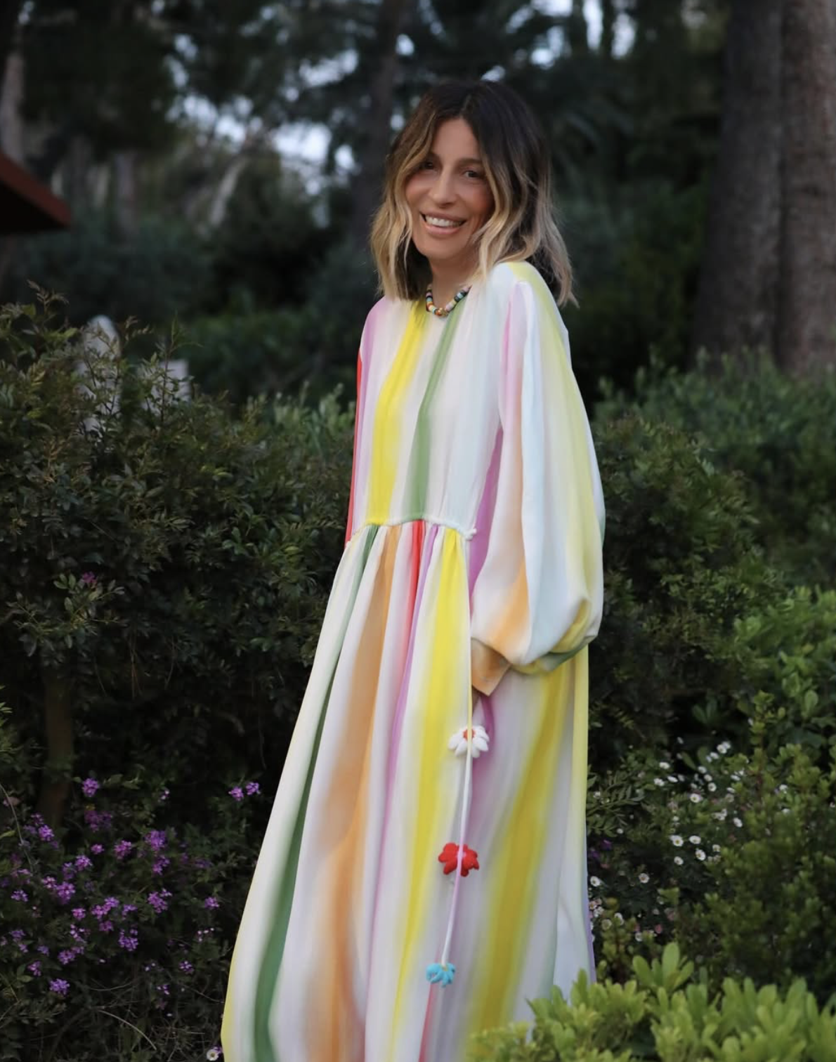 المصممة Mira Mikati مؤسسة العلامة Mira Mikati المعروفة بالألوان والطبعات