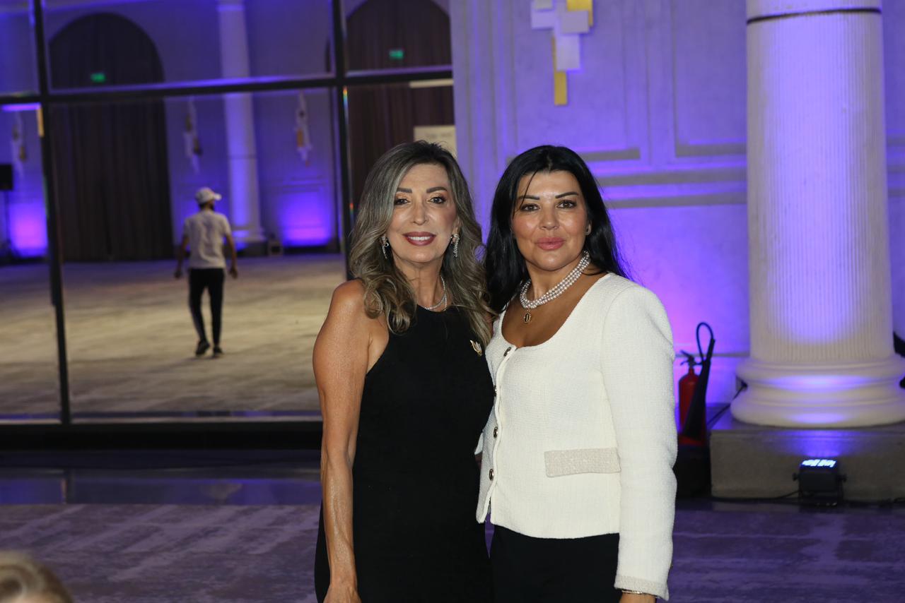 المصمّمة لينا جودي مع خبيرة الإتيكيت كارمن حجّار