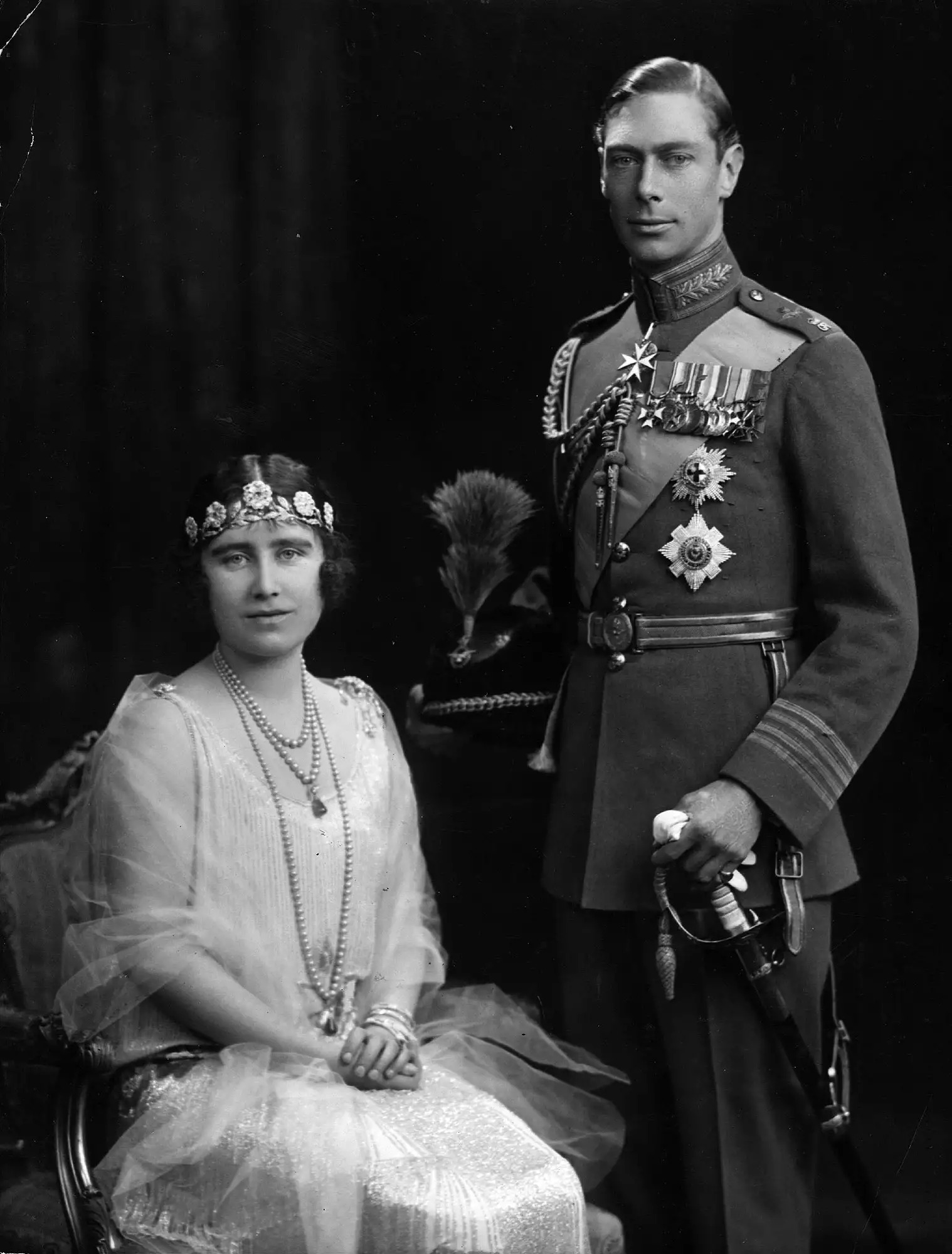 الملك جورج السادس King George VI والملكة إليزابيث، الملكة الأم Queen Elizabeth, the Queen Mother