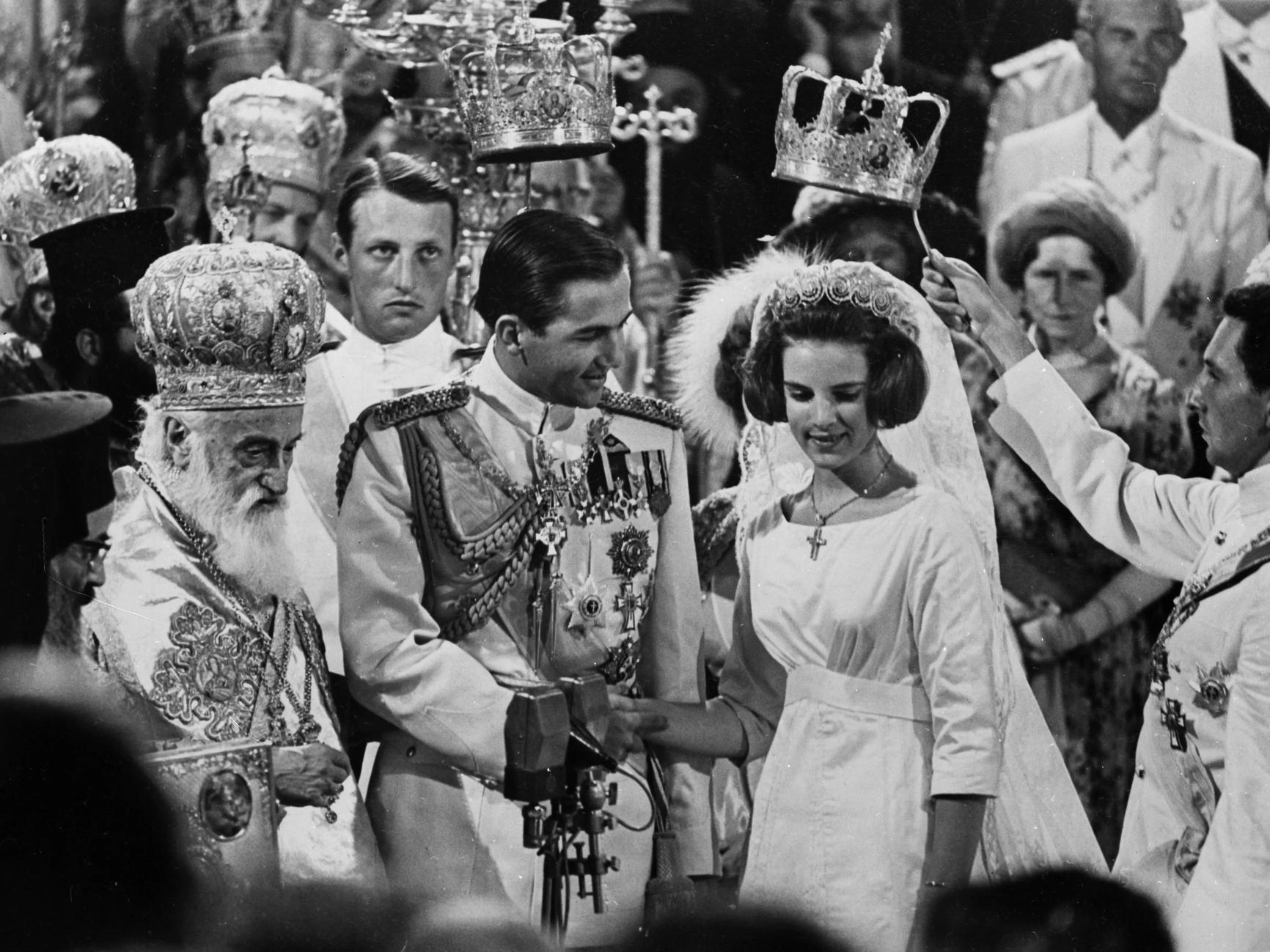 الملك قسطنطين الثاني King Constantine II والملكة آن ماري Queen Anne-Marie of Greece -59 عام
