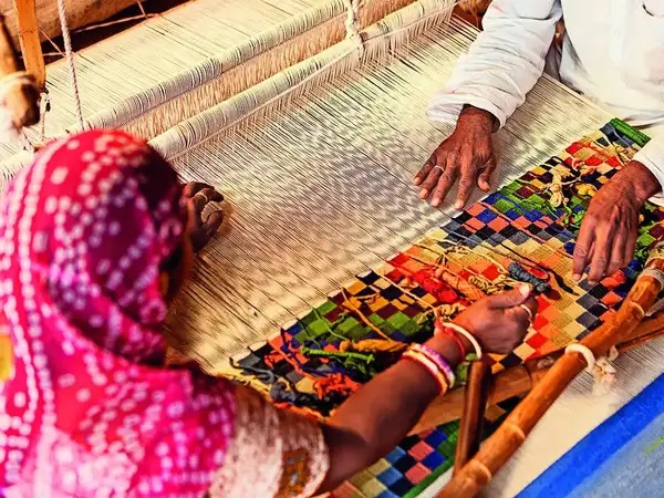 المنسوجات الهندية محور اهتمام دور الرفاهية العالمية - الصورة من موقع economictimes