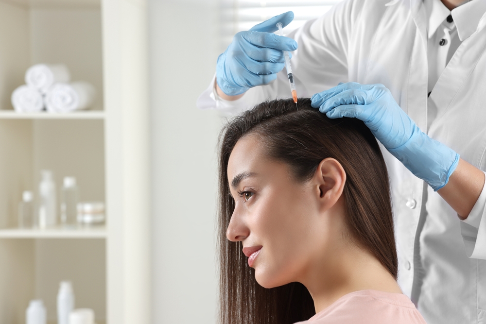 الميزوثيرابي للشعر يقوم على حقن فروة الرأس لتحسين صحة الشعر وكثافته