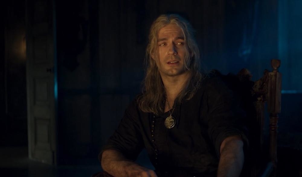 النجم هنري كافيل بطل المواسم السابقة