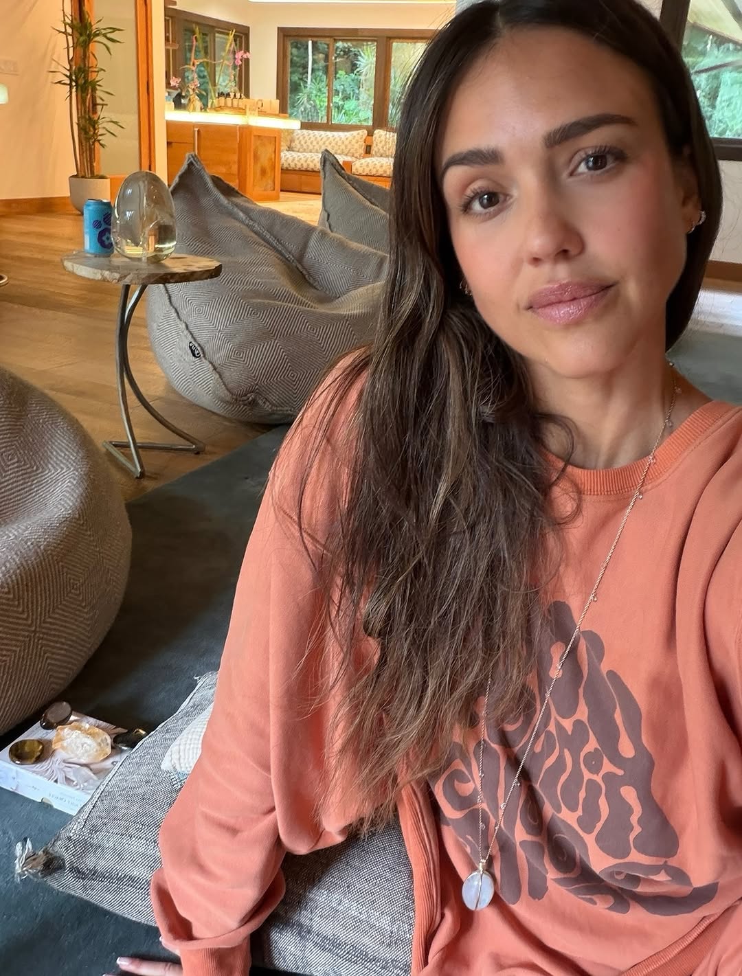 النجمة جيسيكا البا صورة من انستغرامها