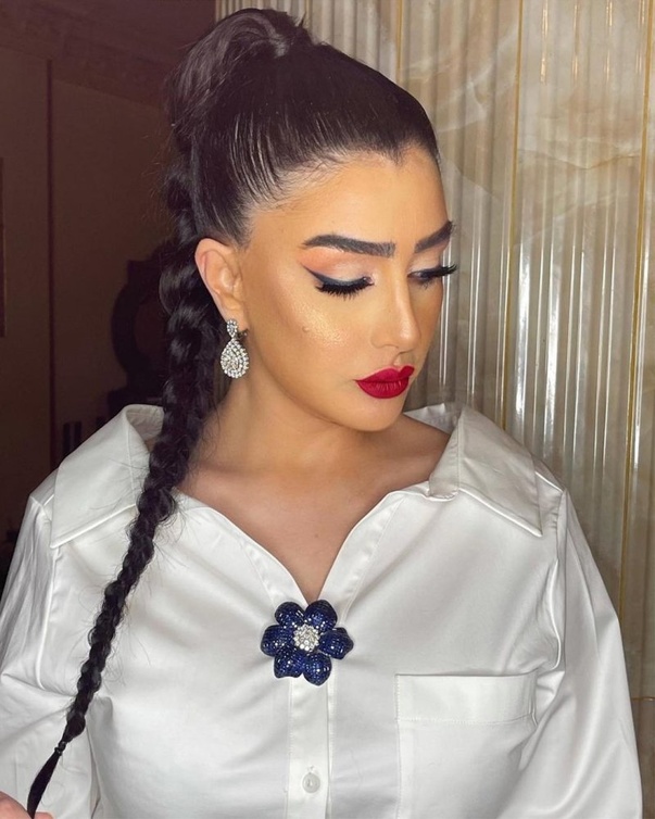 النجمة غادة عبد الرازق بتسريحة الضفيرة