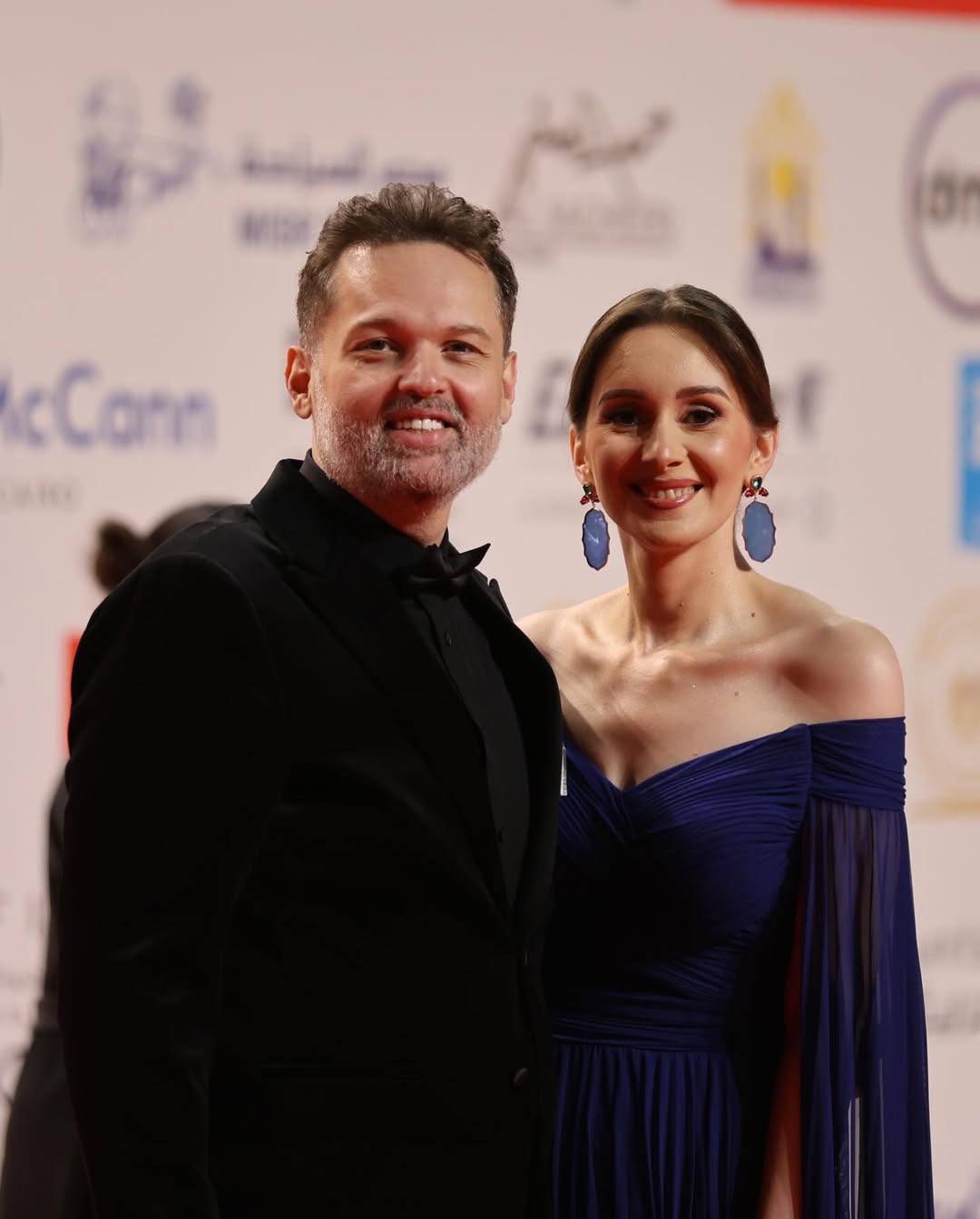 النجوم يساندون محمد محمود عبدالعزيز