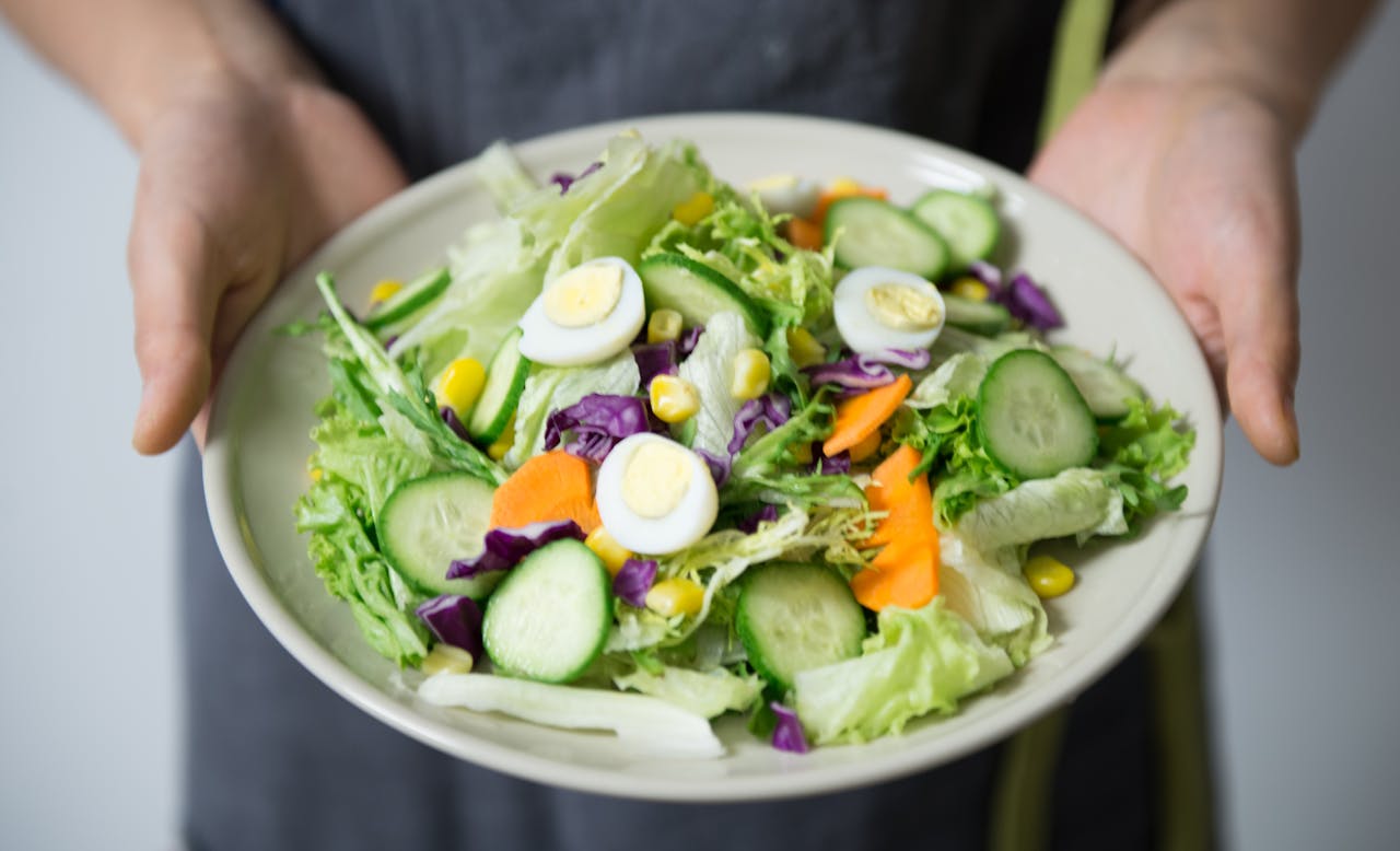 Low -calorie healthy diet is one of the effective methods to achieve the maximum benefit of Vocality exercises