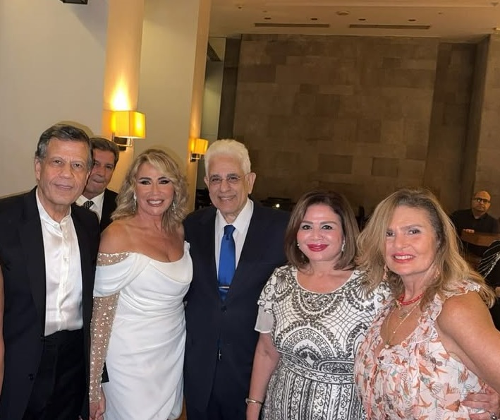 الهام شاهين ويسرا شاركا الدغيدي فرحتها - Copy