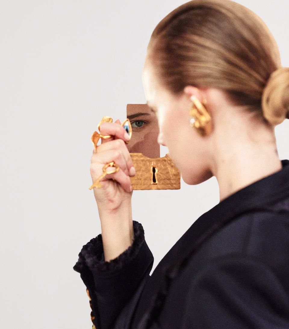 الهوية في تنسيق المجوهرات مع نيهال المزيني