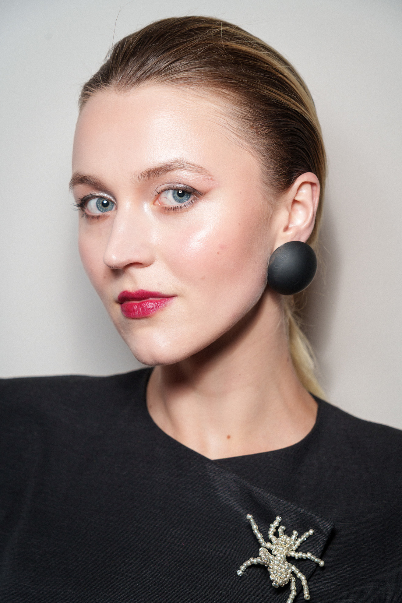 الوان احمر الشفاه القوي والمات