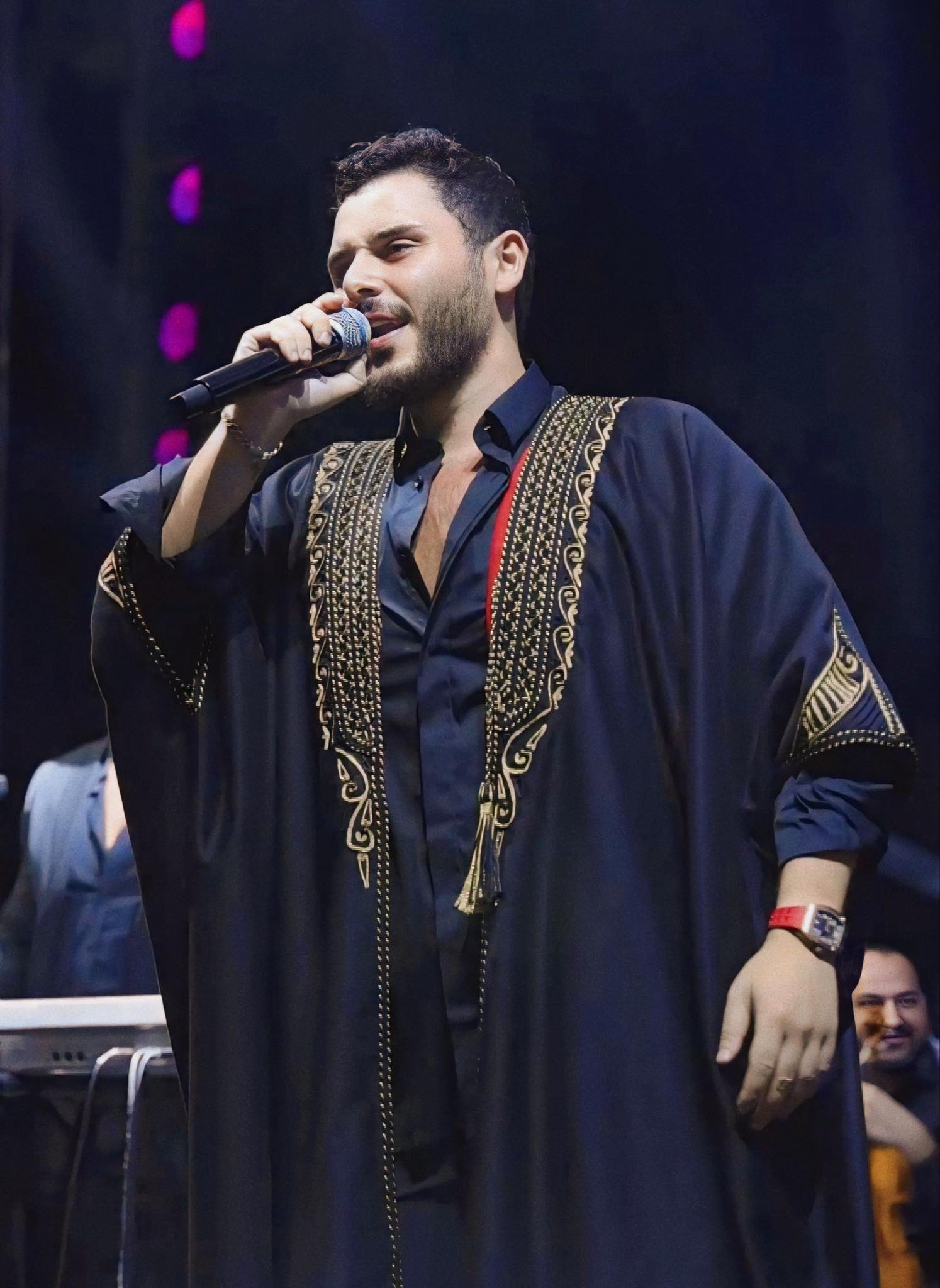 الوليد الحلاني لا يزال ينتظر خطوة طرح الألبوم الغنائي