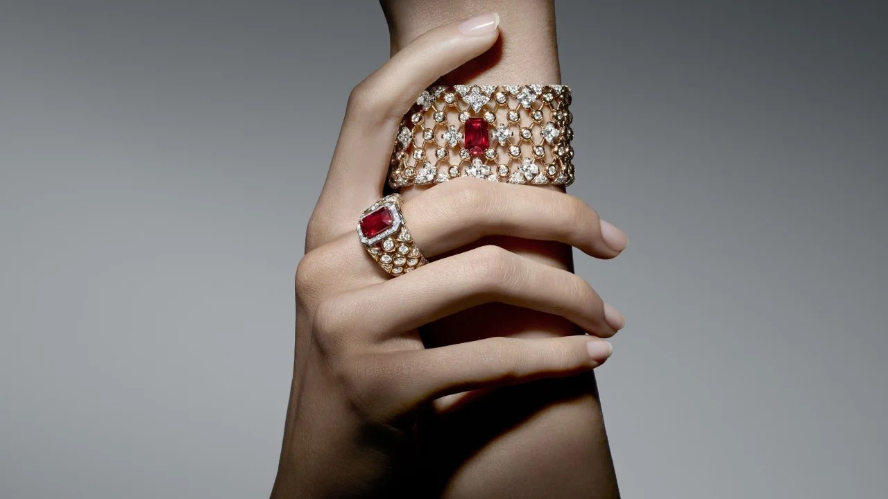 الياقوت الأحمر في مجوهراتLouis Vuitton