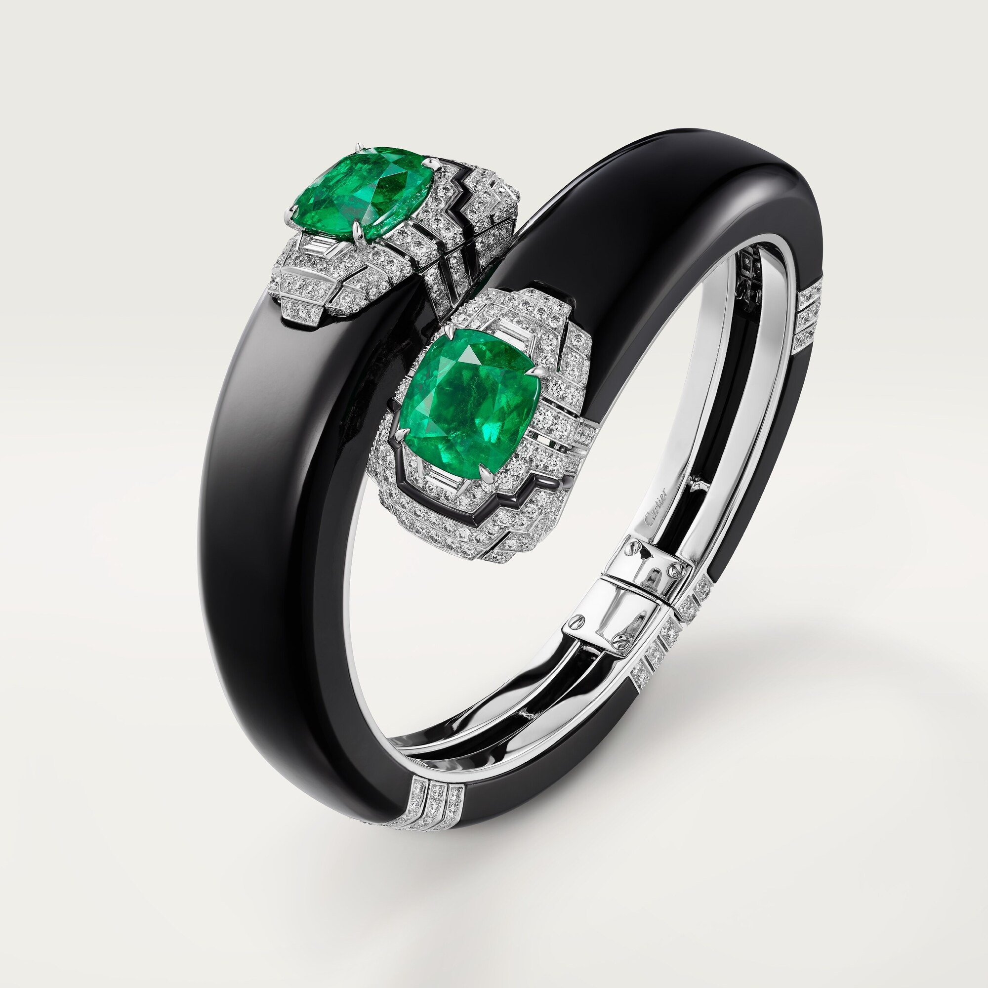 اليشم الأسود في سوار من Cartier