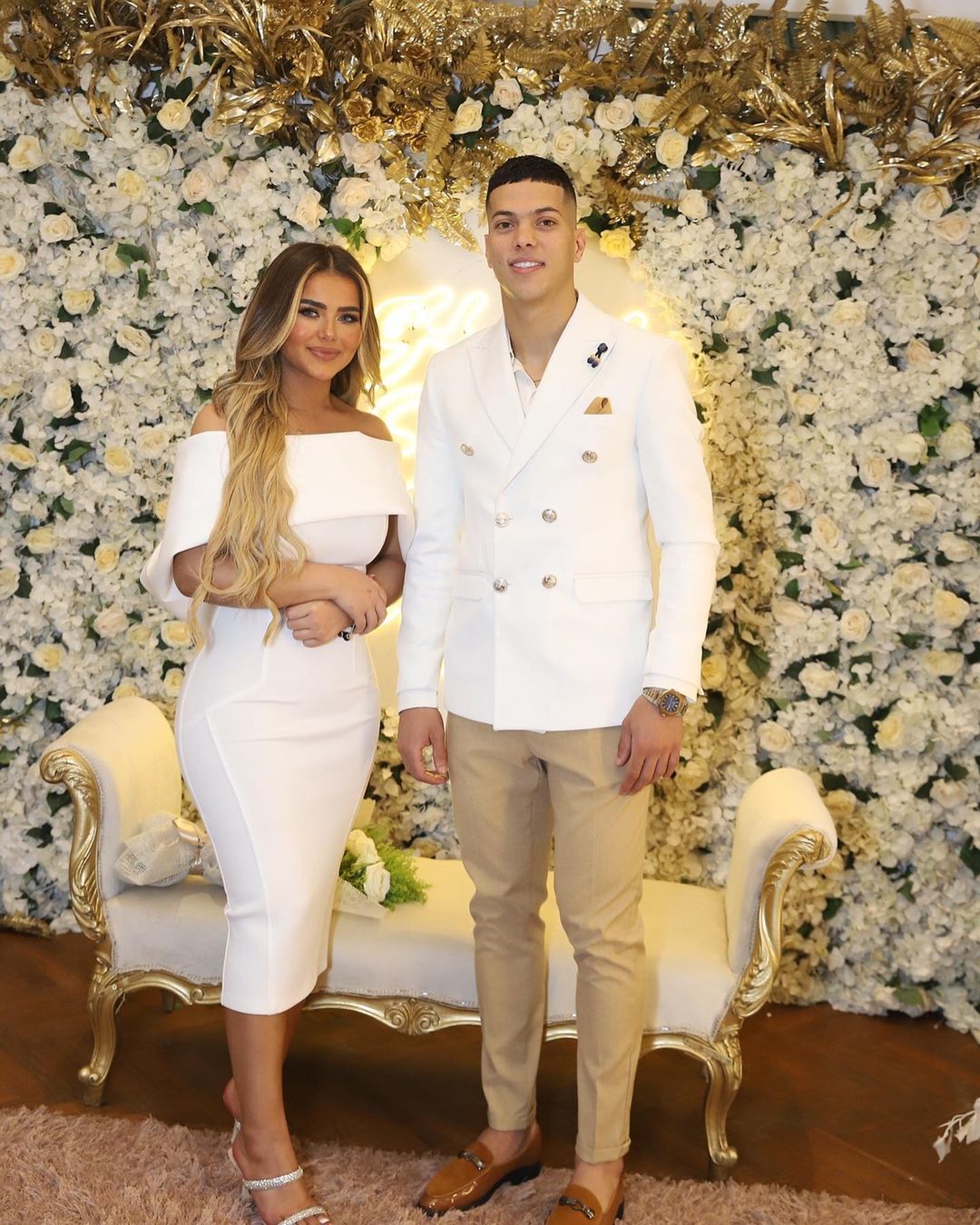 امام  عاشور مع عروسته