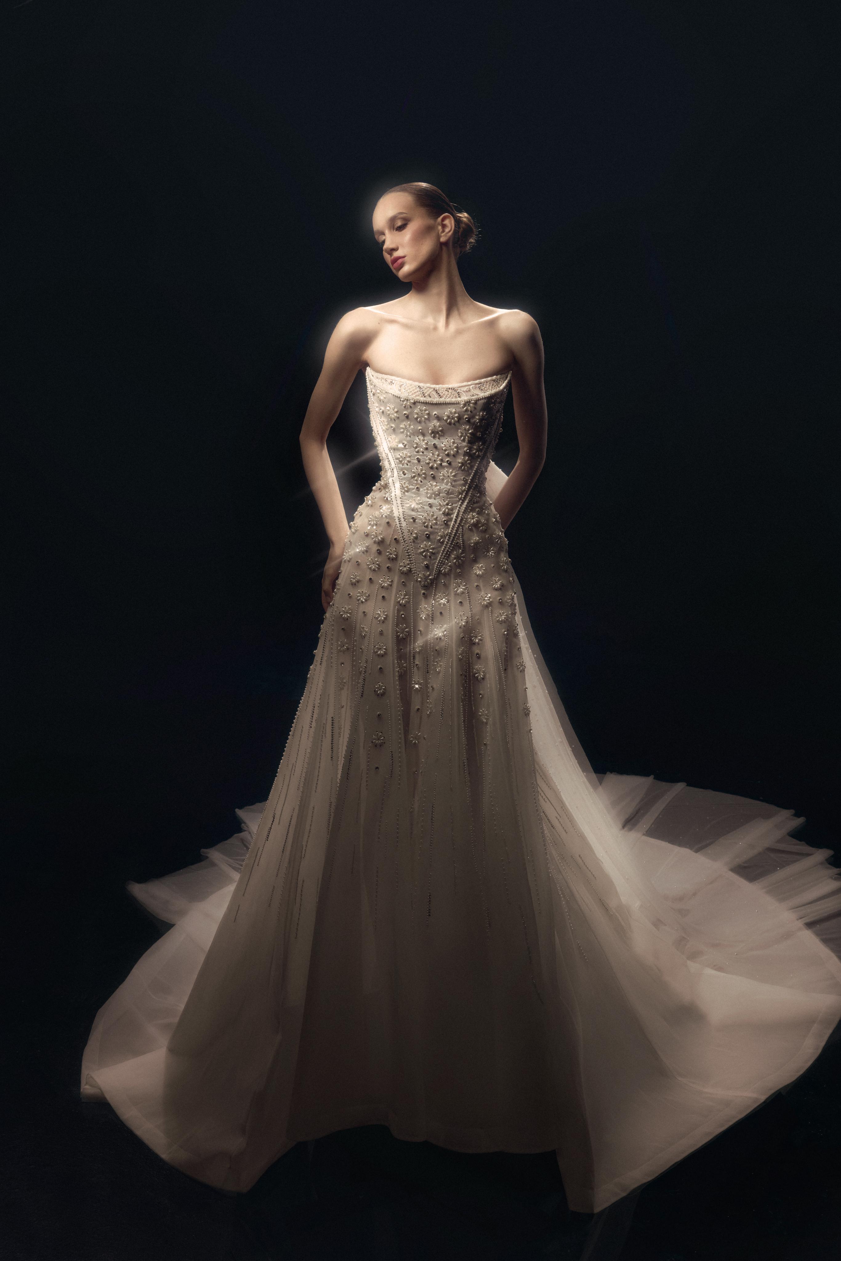 اناقة استثنائية للعروس من مجموعة The Bridal Edit
