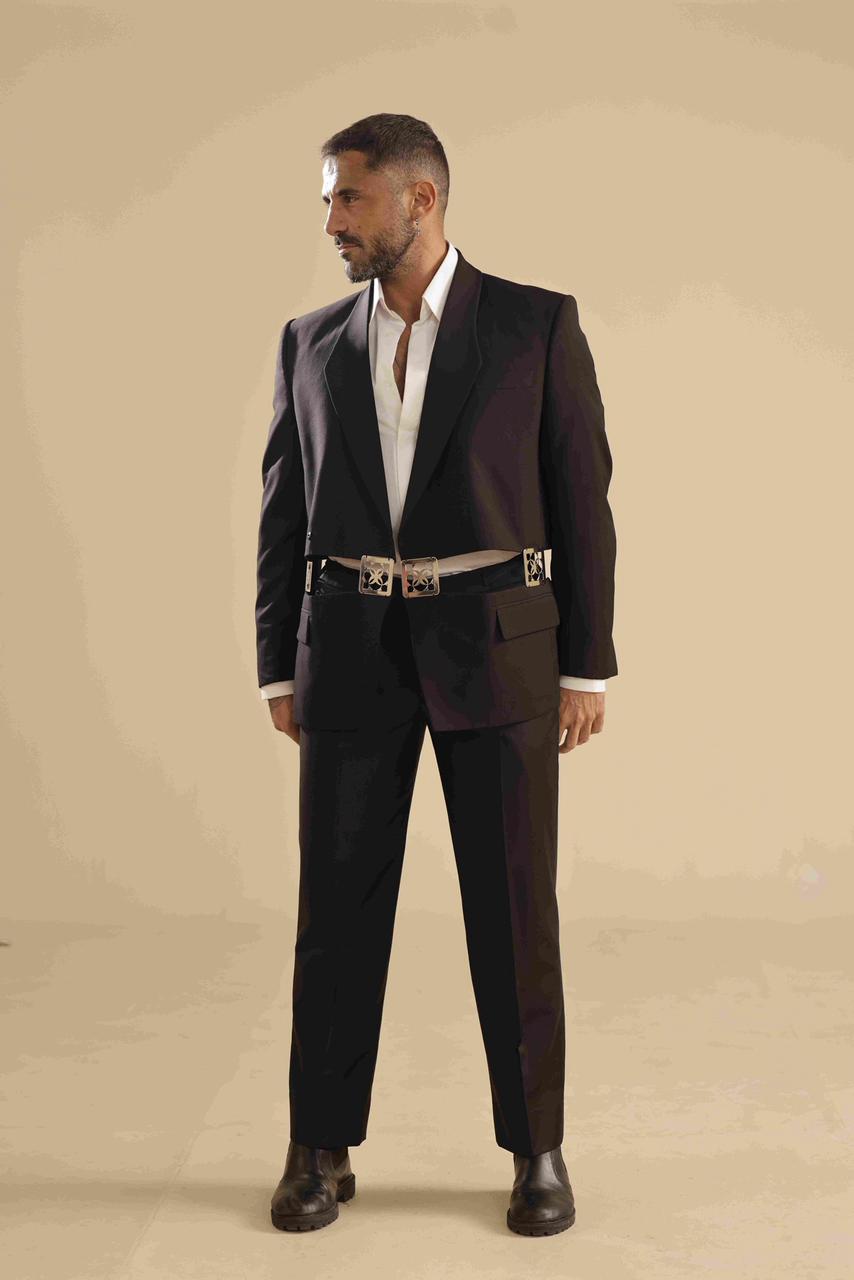 اناقة عصرية للبدلة بتوقيع شارلز حدشيتي