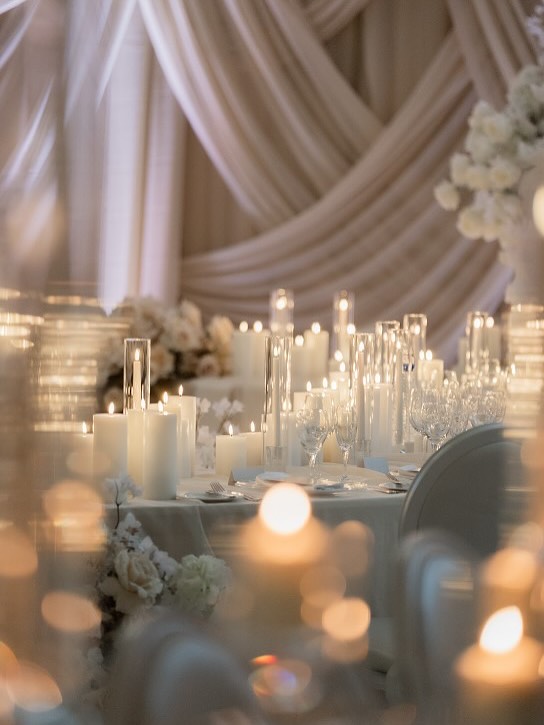 انسجام الأبيض والبيج_ الحفل من تنظيم Have A Seat Events TO And GTA