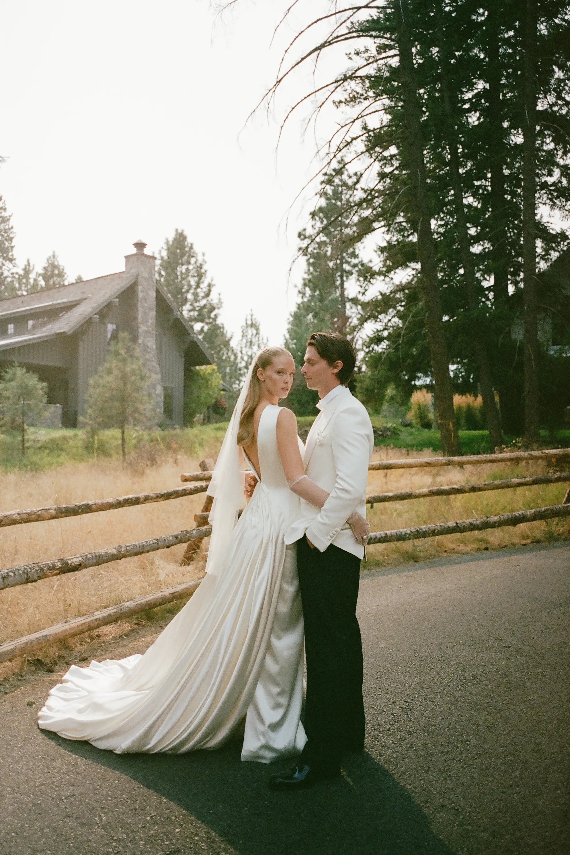 باتريك شوارزنيجر Patrick Schwarzenegger وآبي تشامبيون Abby Champion