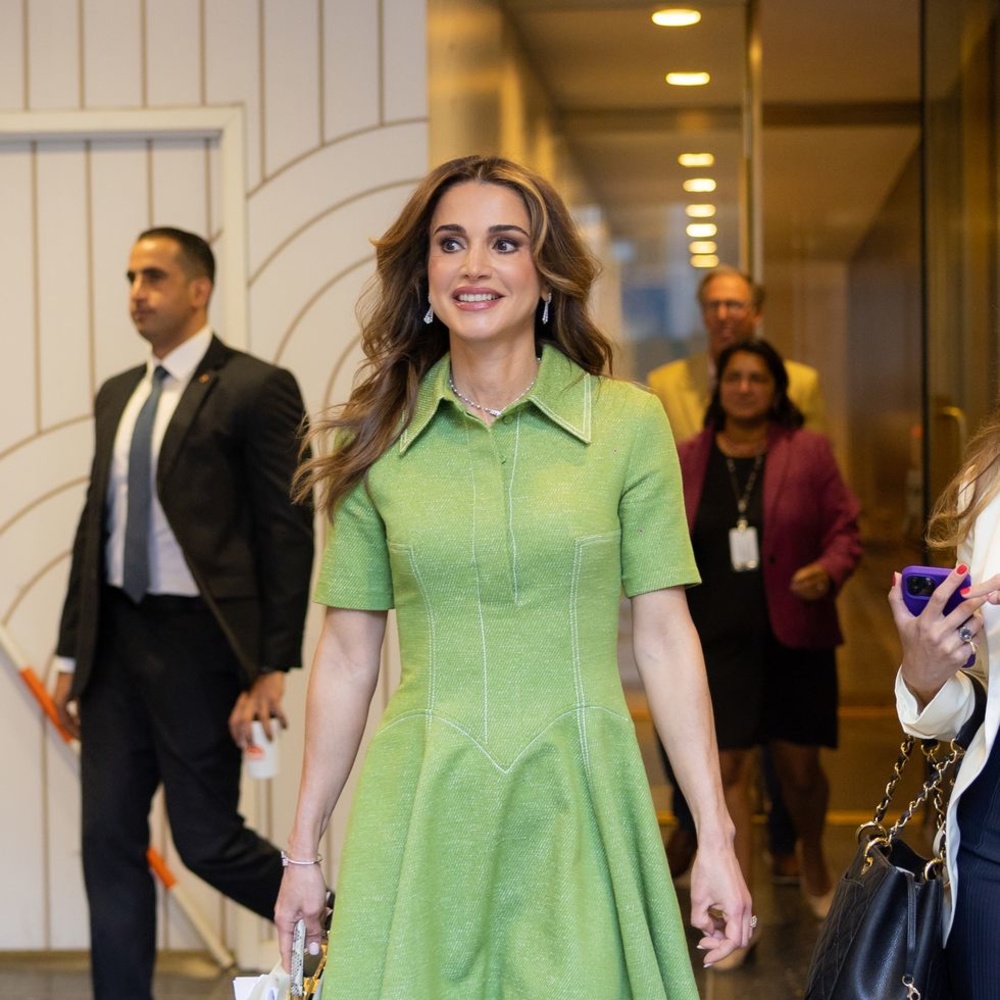 الملكة رانيا تختار سوار CLEO Diamond من الذهب الأبيض والكوارتزيت الوردي من توقيع علامة مارلي MARLI