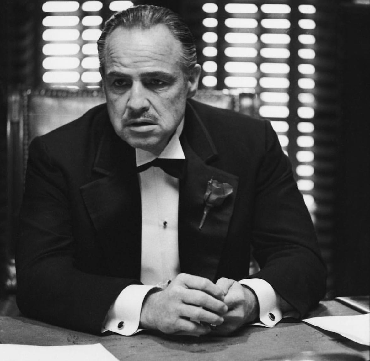 مارلون براندو في فيلم "العراب"