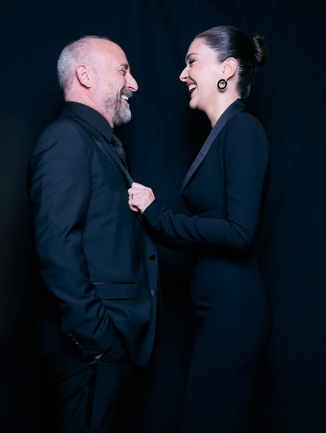  برجوزار كوريل بفستان مجسم طويل 