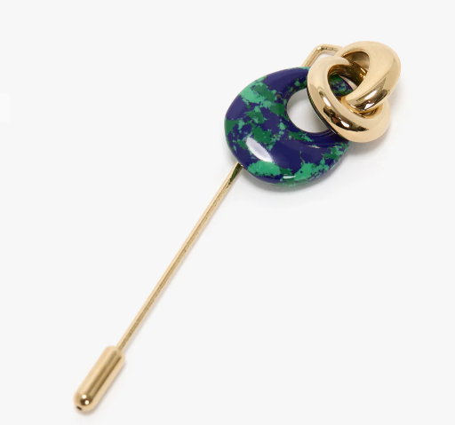 بروش Resin Charm Brooch In Light Gold-Emerald بتصميمه الأخّاذ