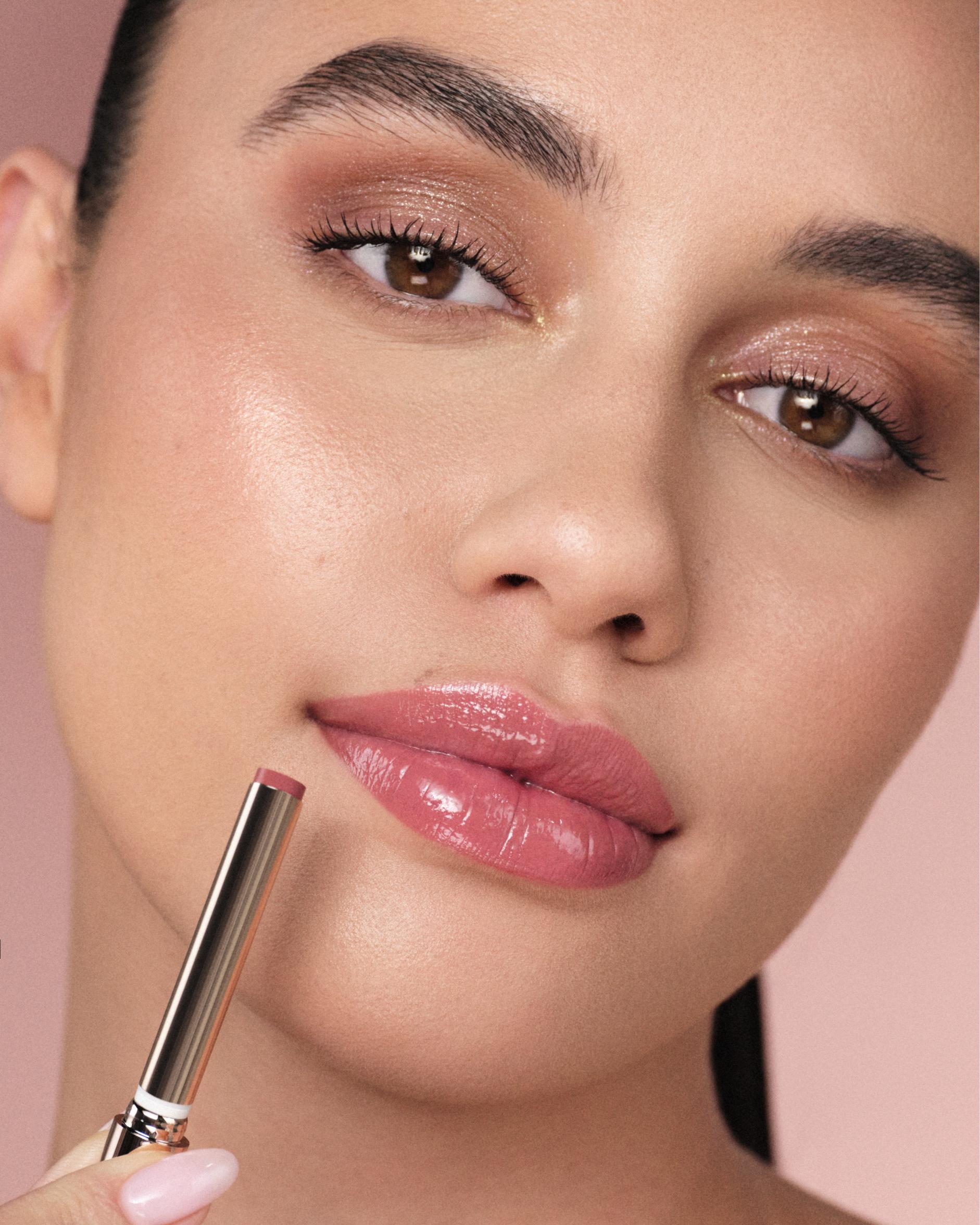 بلسم الشفاه Kiss Theory من Anastasia Beverly Hills بـ12 لونًا غنيًا (1)