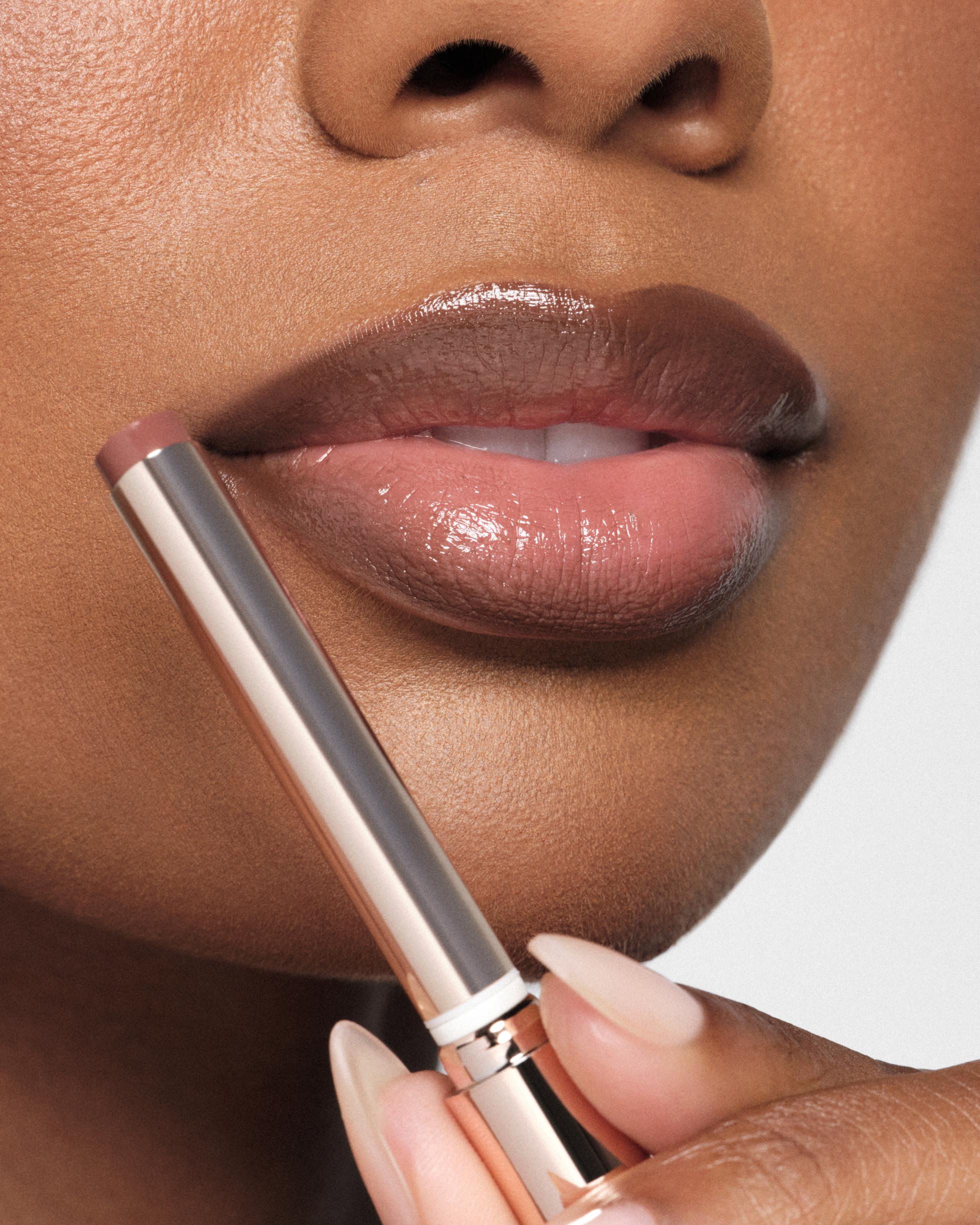 بلسم الشفاه Kiss Theory من Anastasia Beverly Hills بـ12 لونًا غنيًا (2)