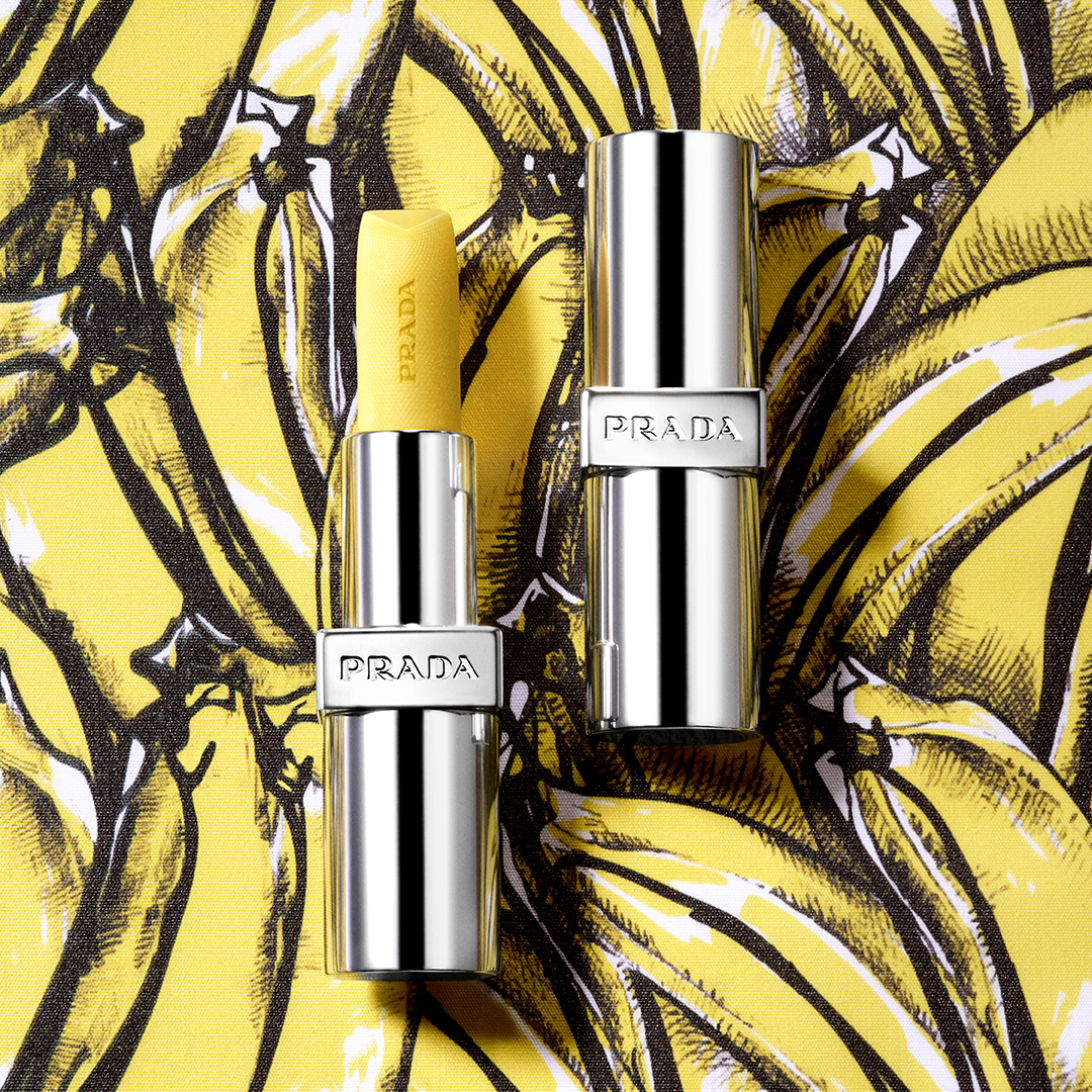 بلسم الشفاه PRADA BALM باللون الأصفر BANANA YELLOW من علامة PRADA