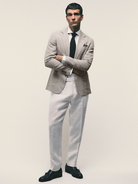 بليزر كاروهات بقصّة Tailored Fit وتصميم أحادي الأزرار من مزيج الكتان والصوف باللون البني الشوفاني من Reiss