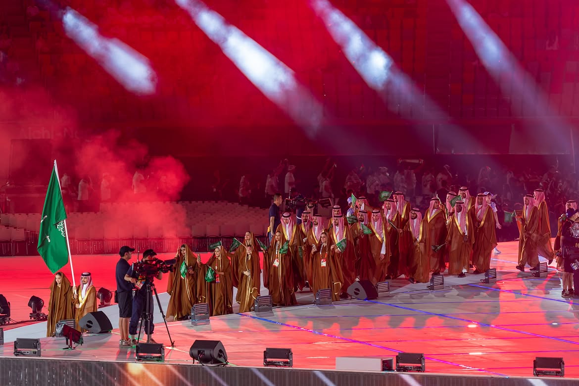 الأمير عبدالعزيز بن تركي الفيصل، وزير الرياضة ورئيس اللجنة الأولمبية والبارالمبية السعودية ورئيس بعثة فريق السعودية، حفل افتتاح دورة الألعاب الآسيوية