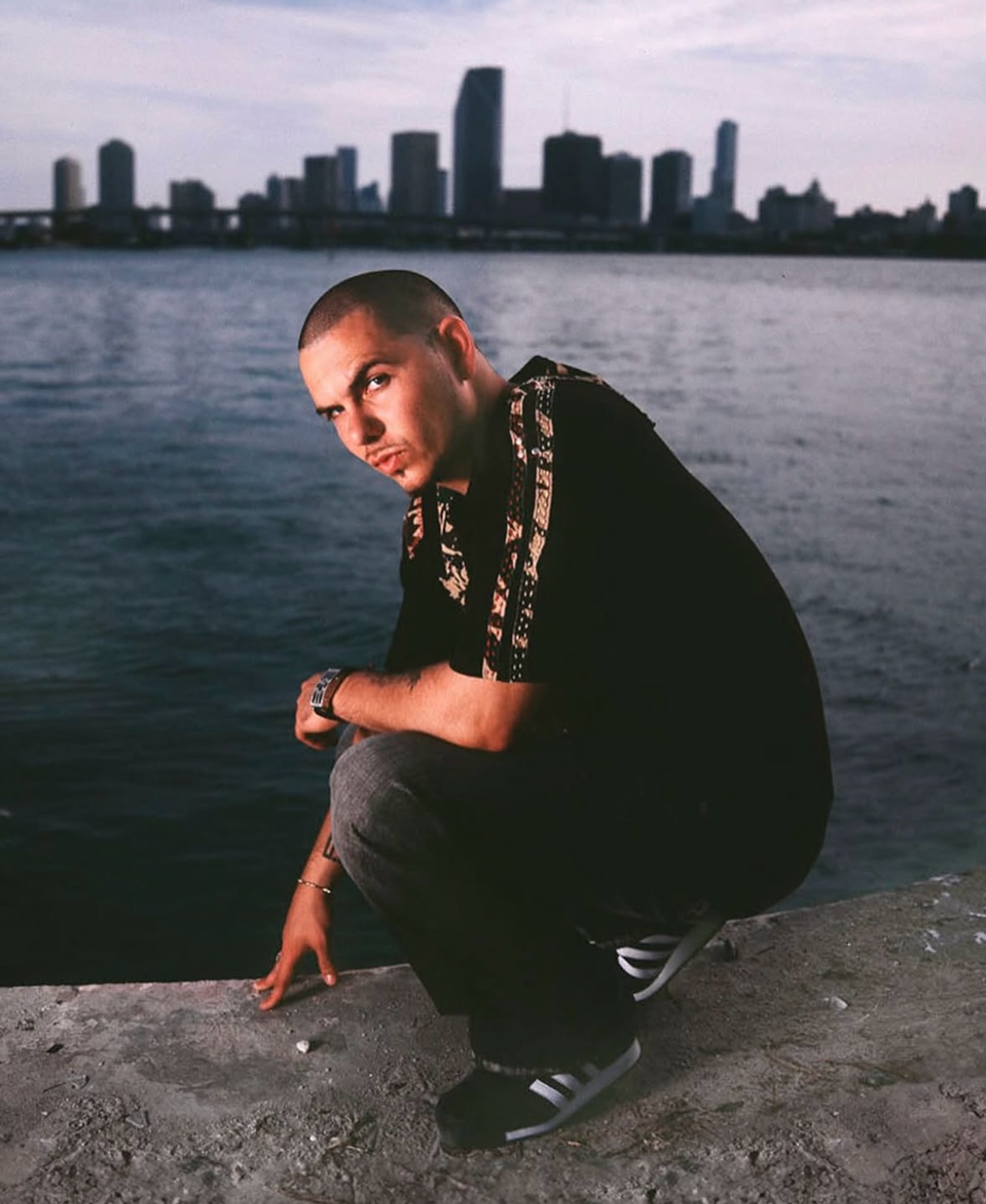 بيتبول Pitbull يعود إلى السعودية في ساوندستورم