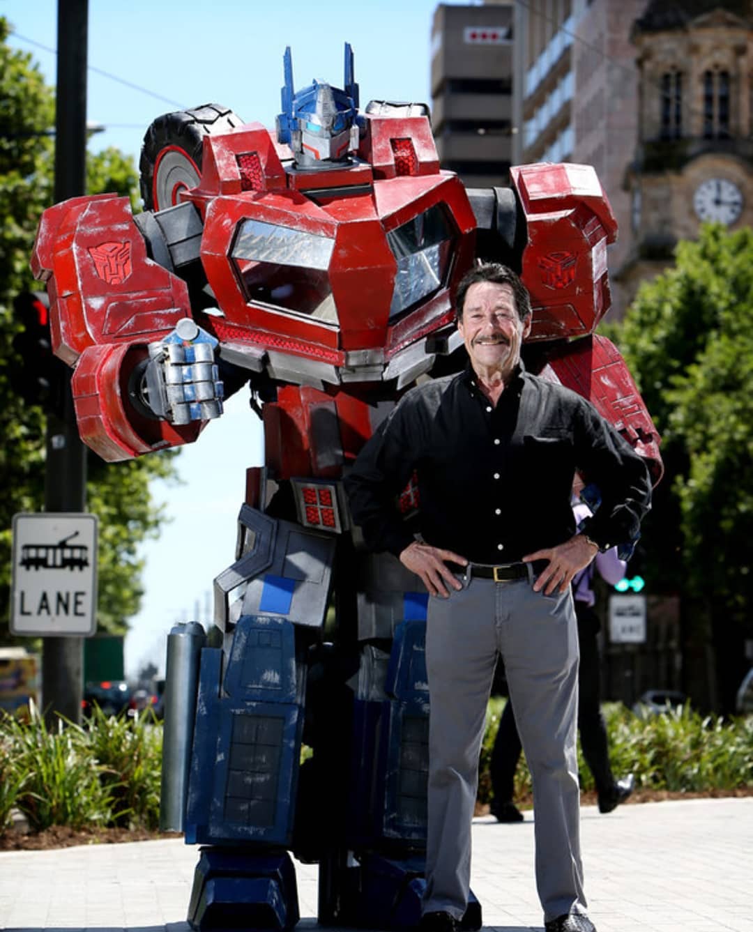 بيتر كولين يعيد إحياء "Transformers"