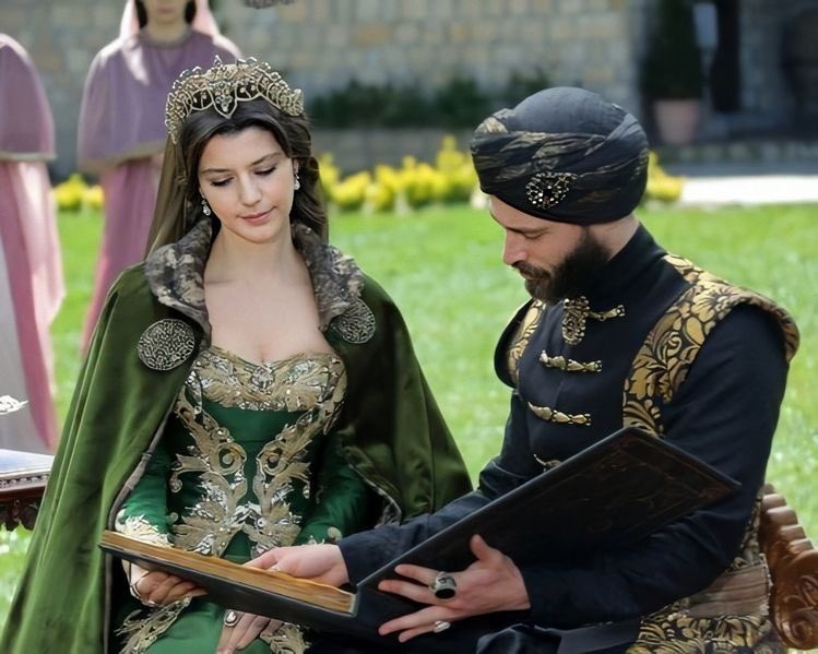 من كوسم والسلطان أحمد إلى لقاء سينمائي جديد